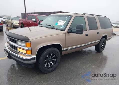 1996 Chevrolet Suburban C1500 z USA, uszkodzony, nr VIN 3GNEC16RXTG152304